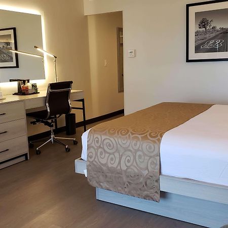 Ramada By Wyndham Burbank Airport Hotell Eksteriør bilde