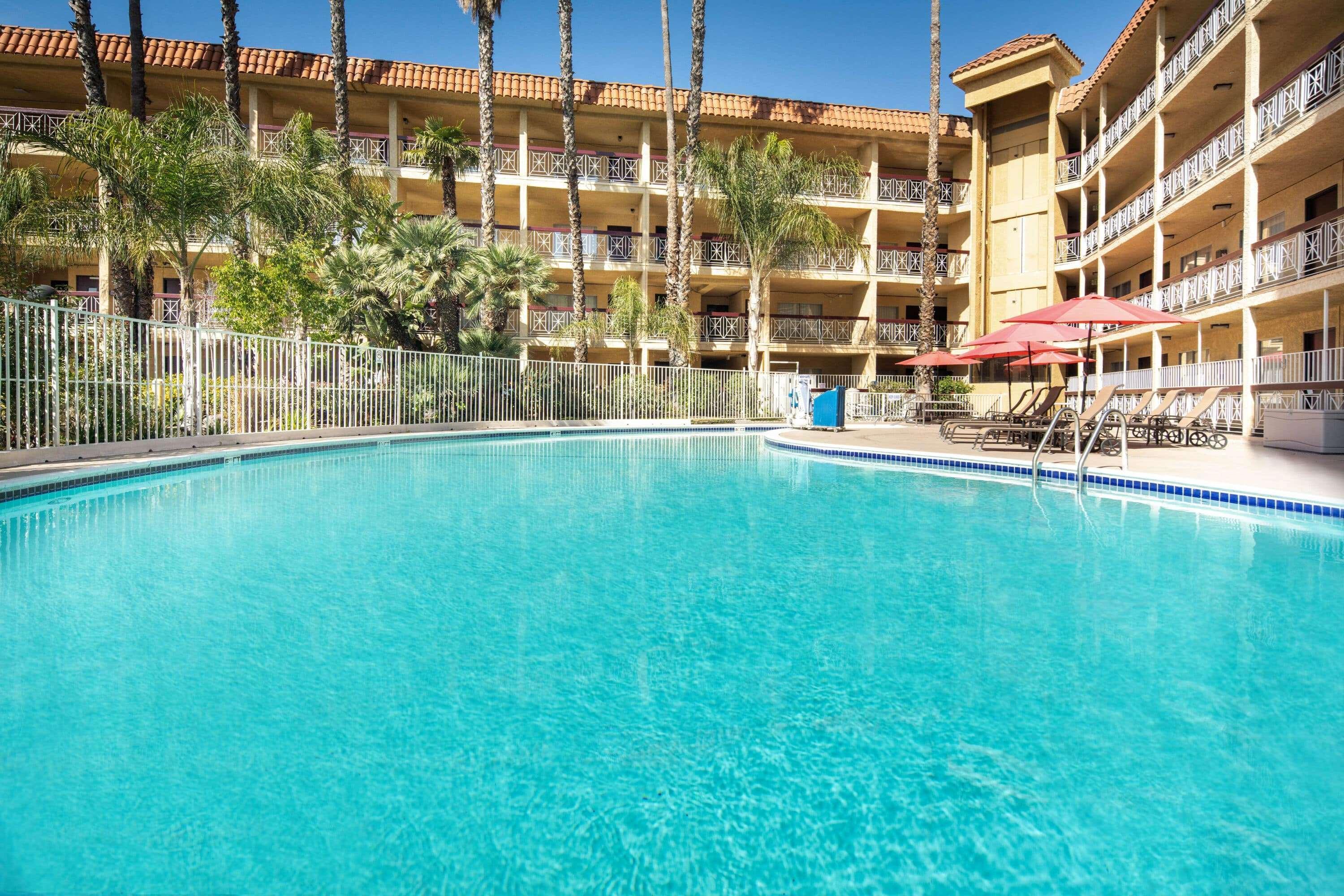 Ramada By Wyndham Burbank Airport Hotell Eksteriør bilde