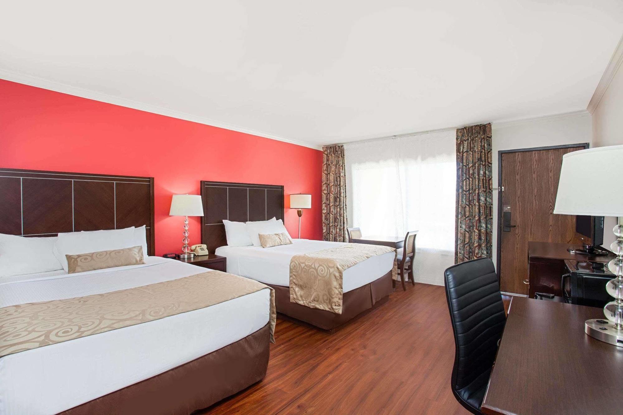 Ramada By Wyndham Burbank Airport Hotell Eksteriør bilde