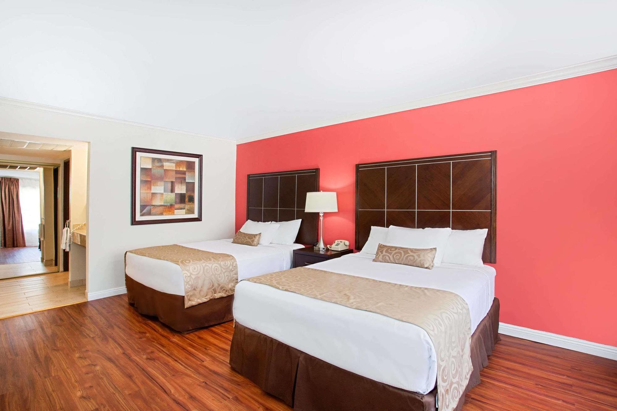 Ramada By Wyndham Burbank Airport Hotell Eksteriør bilde