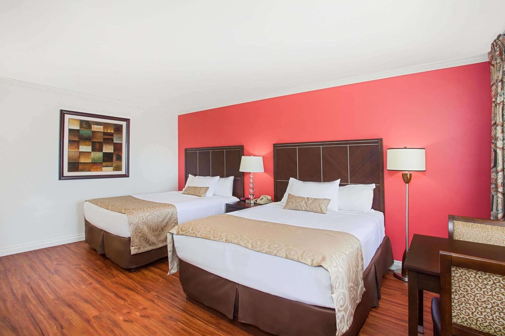 Ramada By Wyndham Burbank Airport Hotell Eksteriør bilde