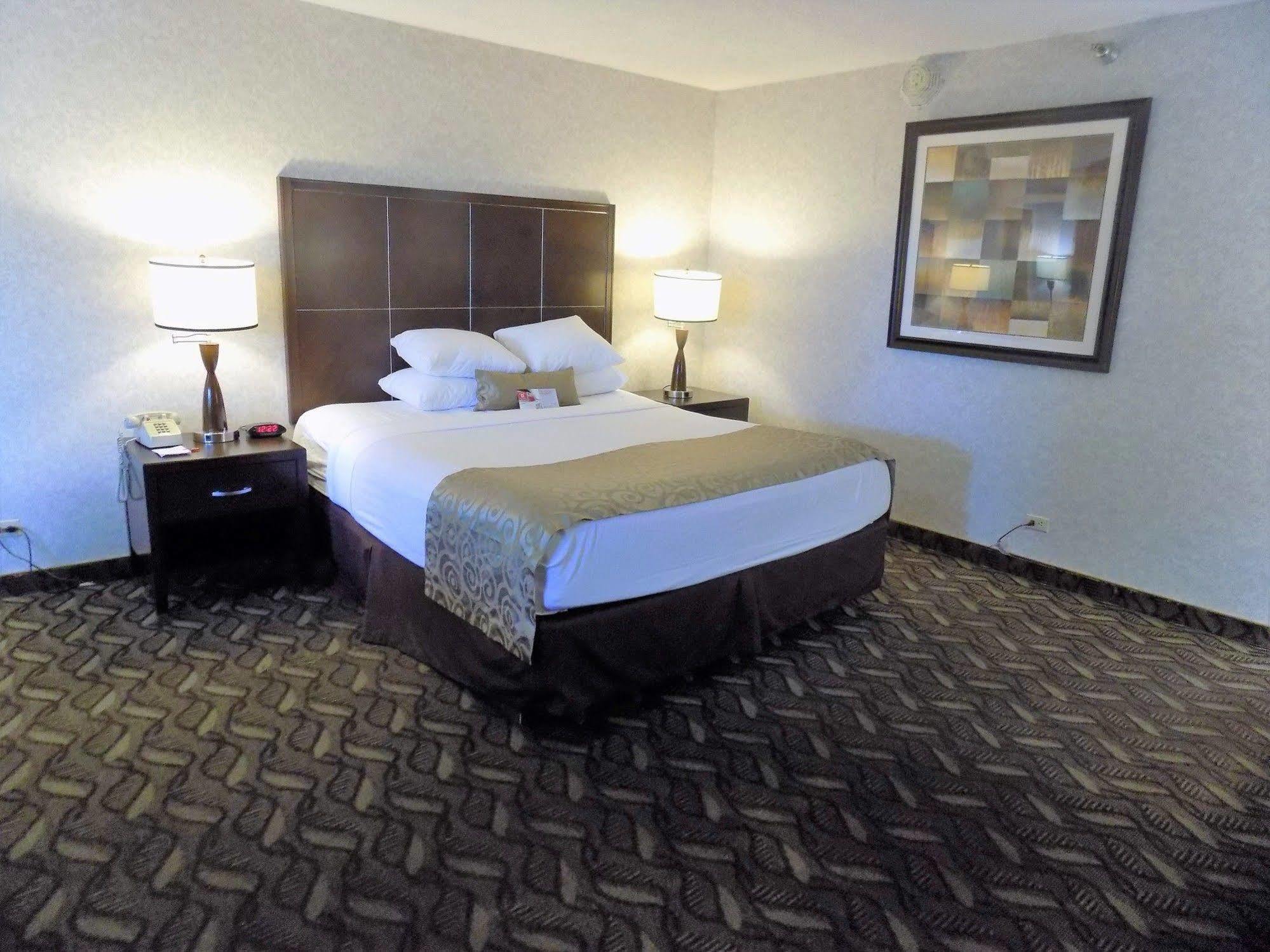 Ramada By Wyndham Burbank Airport Hotell Eksteriør bilde