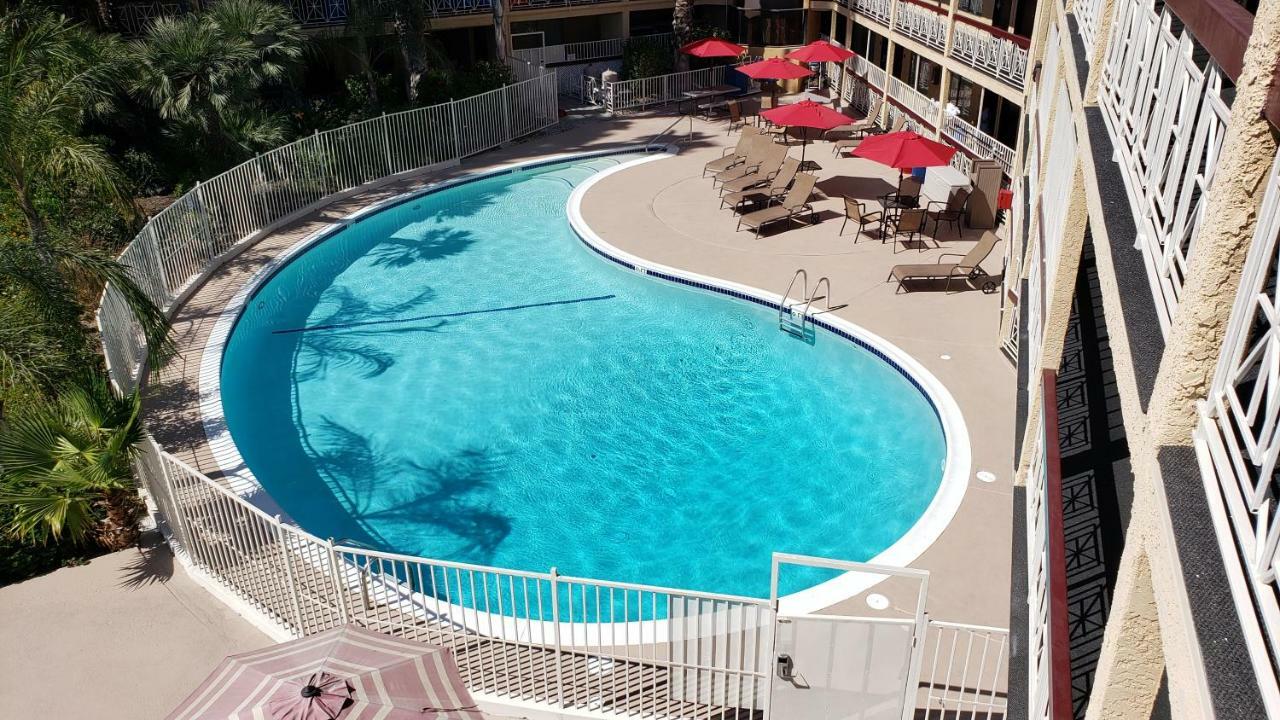 Ramada By Wyndham Burbank Airport Hotell Eksteriør bilde