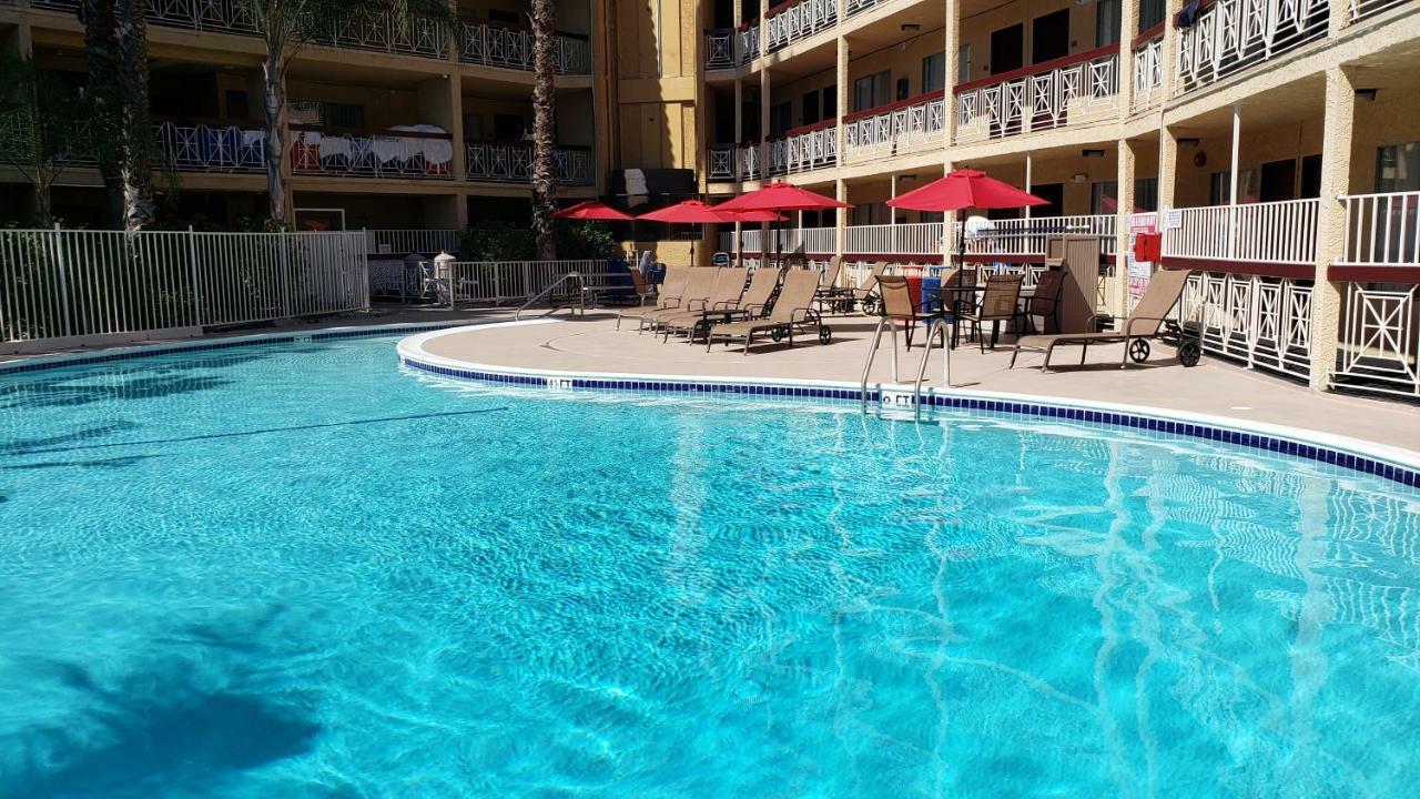 Ramada By Wyndham Burbank Airport Hotell Eksteriør bilde